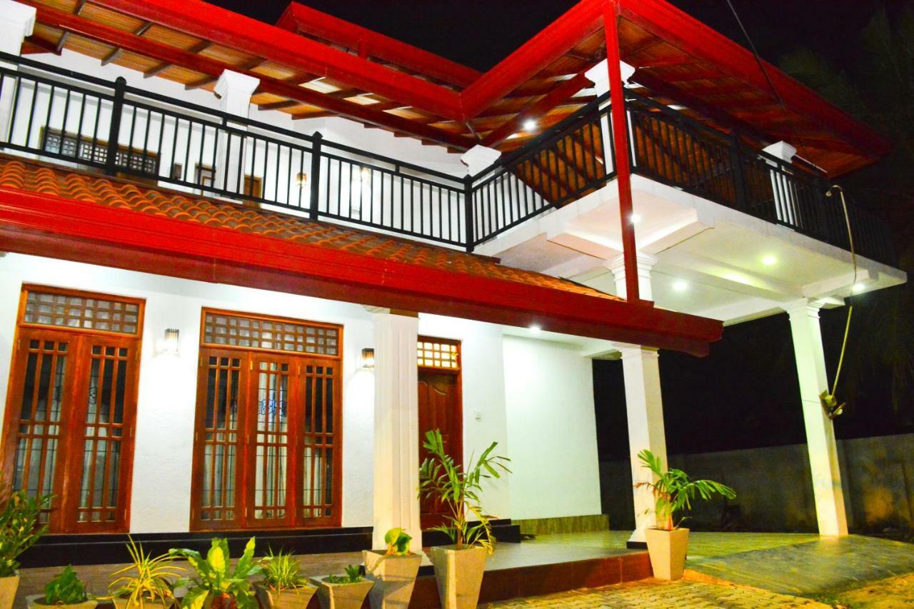 Hôtel Brisa Marina à Negombo Extérieur photo